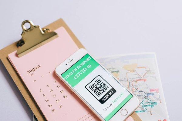 What are the top tips for camping during the UK winter season?